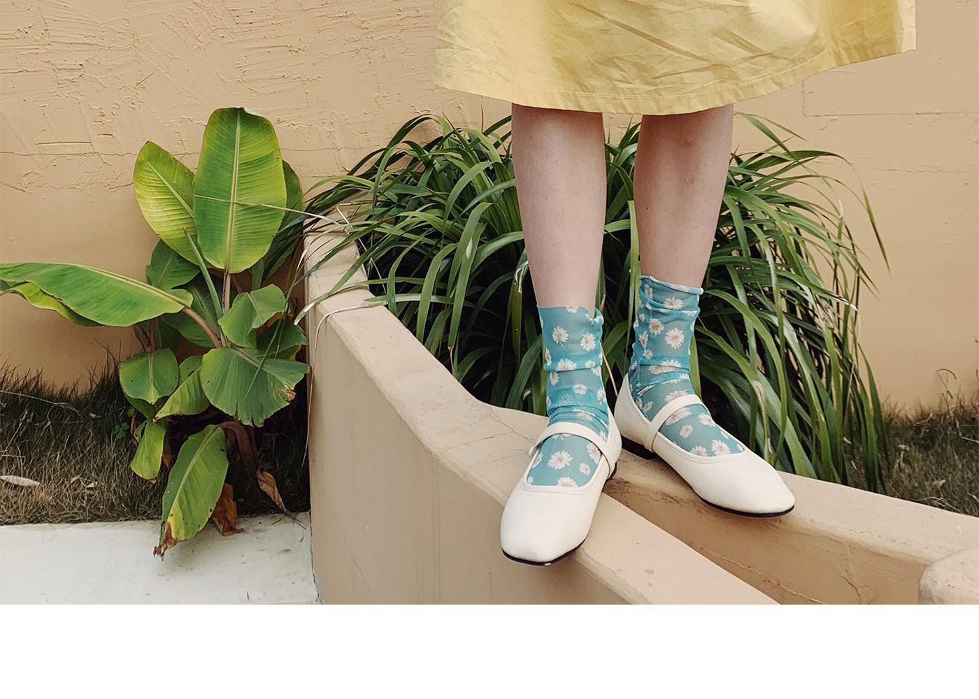 Sheer Flower Socks