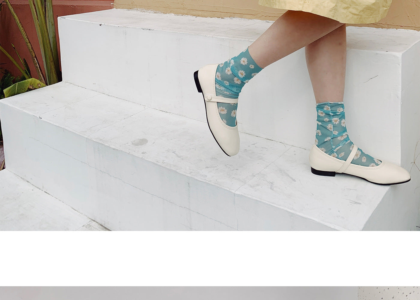 Sheer Flower Socks